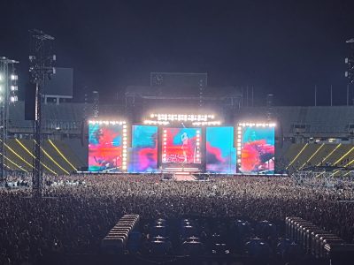 Barcelona music industry: crowd at a stadium concert in Barcelona