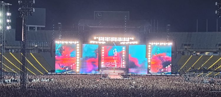 Barcelona music industry: crowd at a stadium concert in Barcelona